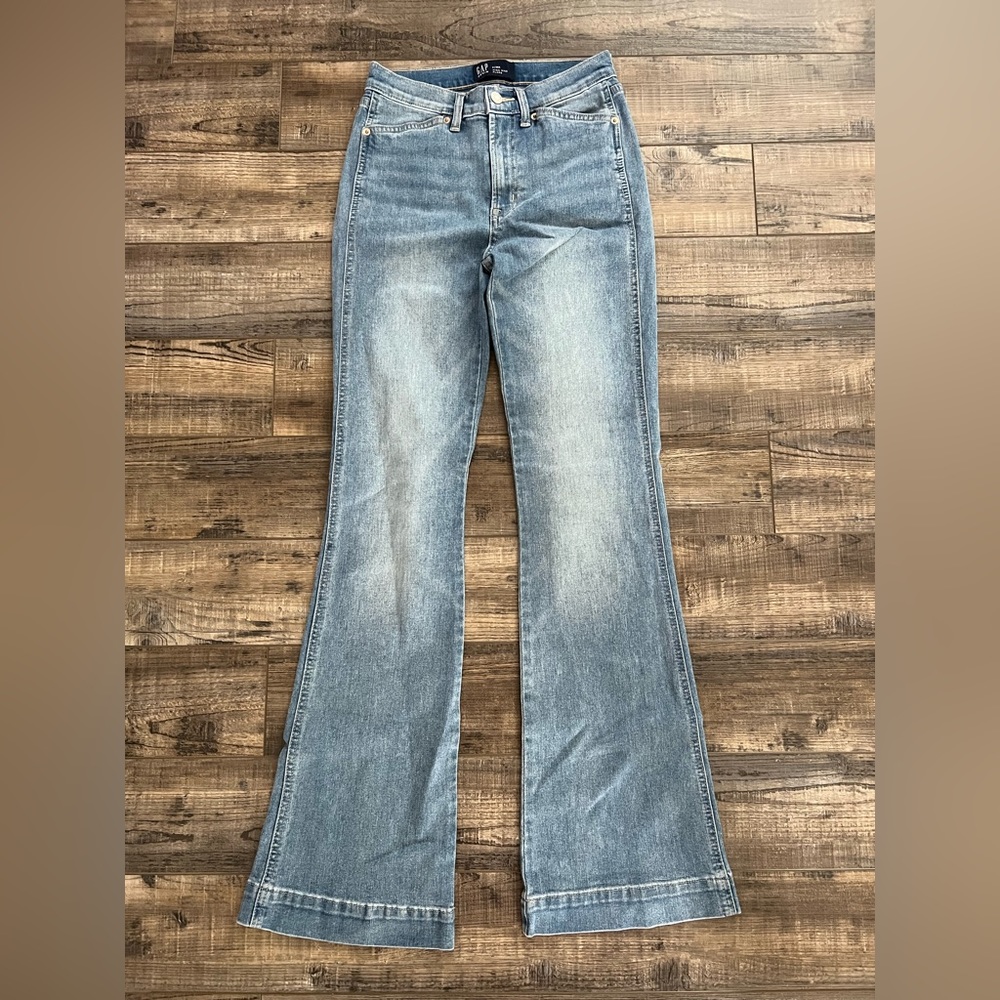 GAP high rise flare size 0/25 R, never worn